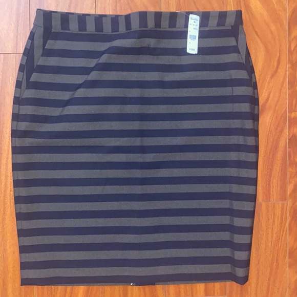 💥Brooks Brothers Striped Skirt 💥 - Picture 1 of 2